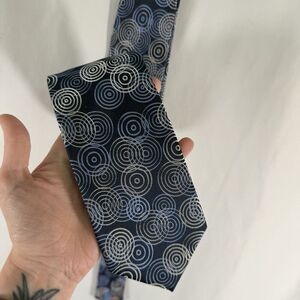 Haines and Bonner of London 100% Silk Woven Tie Blue Circles